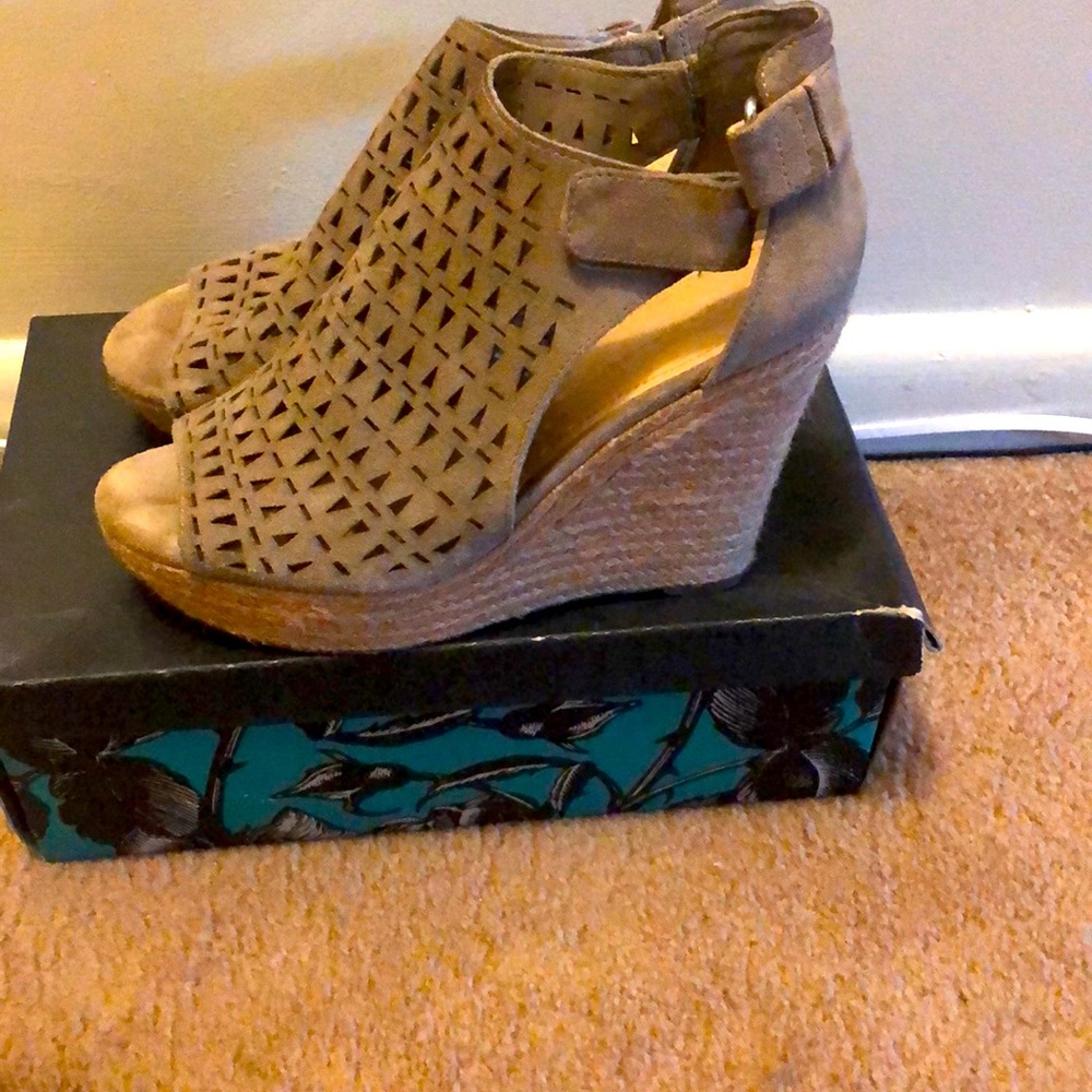 Wedge sandals